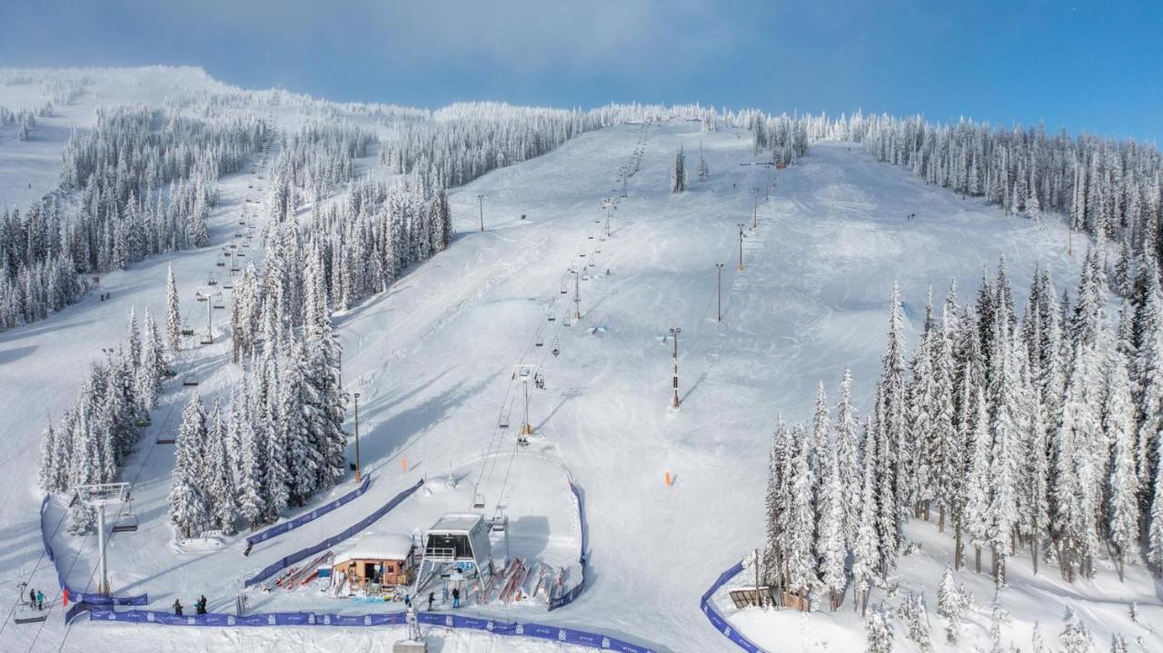 Nest On Perfection - Newly Renovated Ski In Ski Out Mountain View Condo Big White Exterior foto